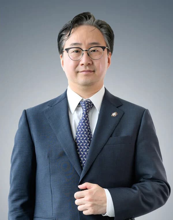 10년 새 6배 급증한 ‘플립(Flip)’···글로벌행 티켓이 ‘독’이 되지 않으려면?