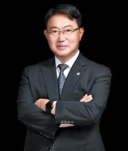 사건담당변호사 김철